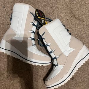 Wedge winter boots